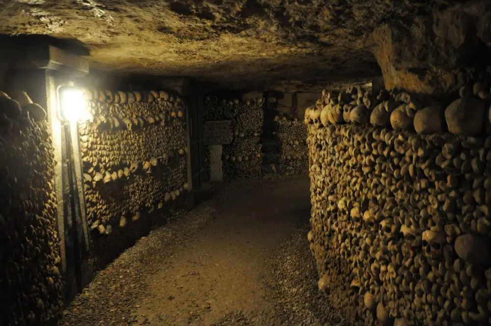 catacombs by candlelight tour